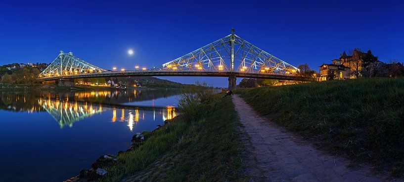 Dresden - Loschwitzer Brücke (Blaues Wunder) zur blauen Stunde von Frank Herrmann