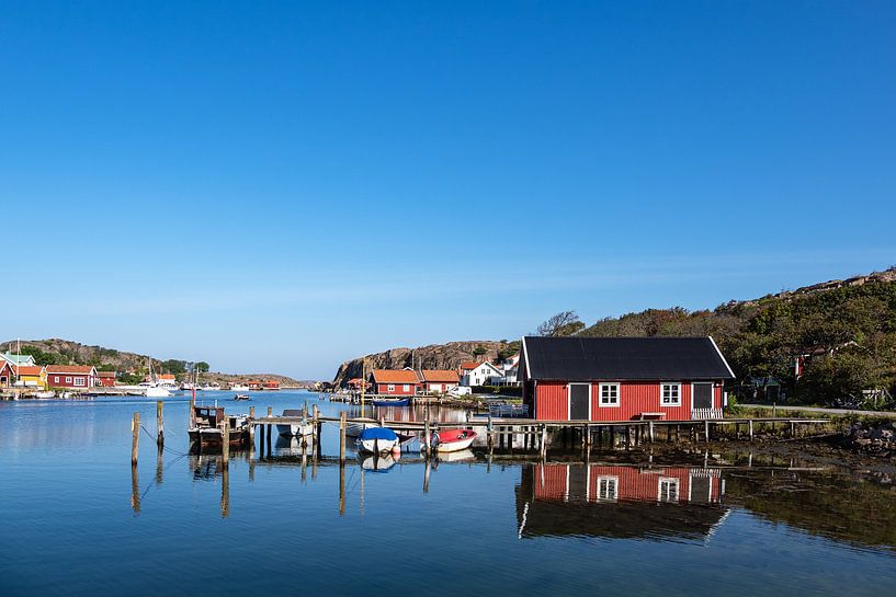 Uitzicht op het dorp Hamburgsund in Zweden van Rico Ködder