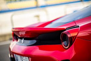 Ferrari 488 Pista auf der Rennstrecke von Assen