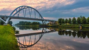 Sonnenuntergang an der Walfridusbrücke von Henk Meijer Photography