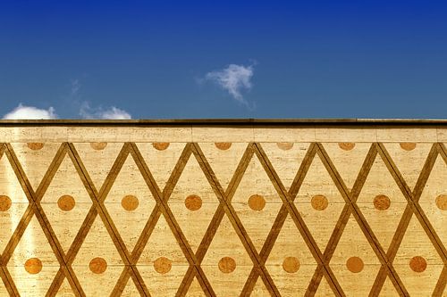 BERLIJN Huisgevel - voorzichtige wolken