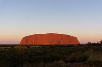 Zonsondergang bij Uluru (Ayers Rock) in het midden van Australië