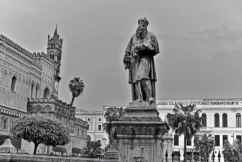 Betoverende kathedraal van Palermo op Sicilië - zwart-wit