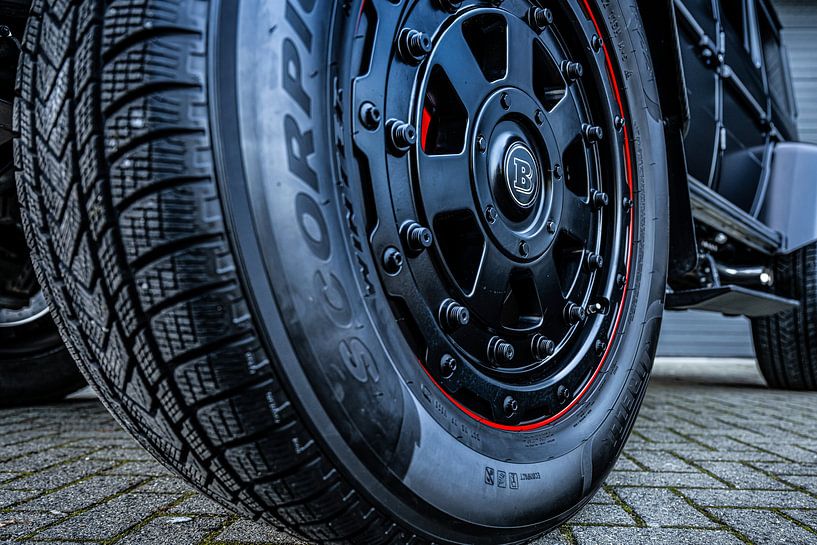BRABUS MERCEDES G 500 4X4² by Bas Fransen
