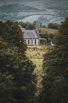 Eenzame Kerk in Ierland van Roland Brack