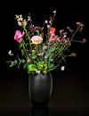 Stilleben mit Blumenstrauß: Hübsches Rosa von Marjolein van Middelkoop Miniaturansicht