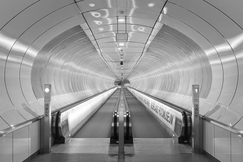 Het metrostation Wilhelminaplein in Rotterdam van MS Fotografie | Marc van der Stelt