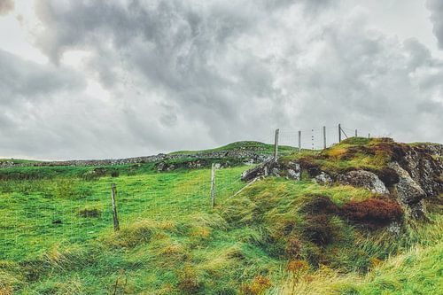 De verlaten uitgestrektheid van de Schotse Hooglanden. Eiland van Skye