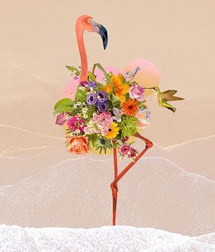 Flamingo on the beach van Gisela