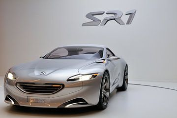 Zilveren Peugeot SR1 concept auto