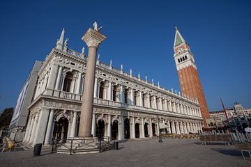Bibliotheek Marciana, met  Campanile van San Marco, Venetië