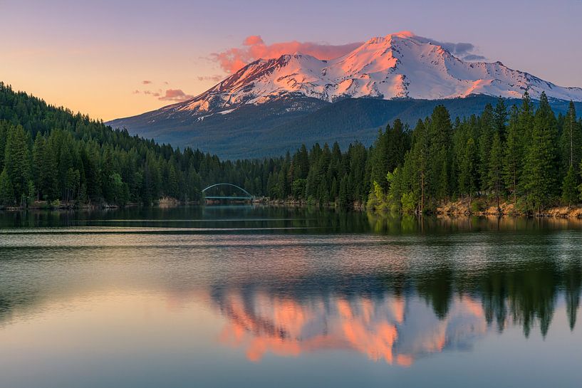 Uitzicht op Mount Shasta, Californië van Henk Meijer Photography