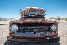 Verlaten ford in de woestijn van Nevada von De wereld door de ogen van Hictures