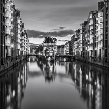 Hambourg Speicherstadt en noir et blanc sur Marga Vroom