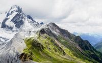 Montagnes dans les Alpes du Nord de l'Italie par Emile Kaihatu Aperçu