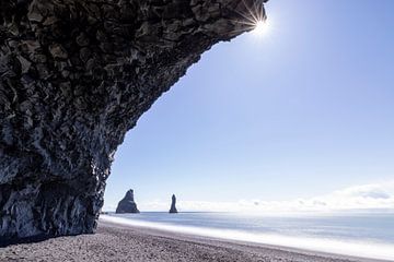 Zwart strand IJsland (Reynisfjara) van Edwin Kooren
