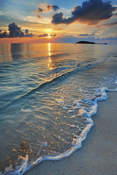 Coucher de soleil sur une plage tranquille par Poster Art Shop