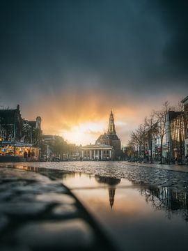 Reflecties op de Vismarkt van Daniël de Jong