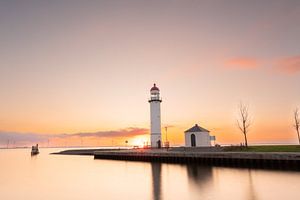 Leuchtturm bei Sonnenuntergang