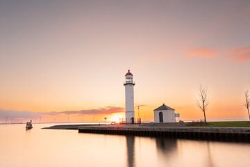 Leuchtturm bei Sonnenuntergang