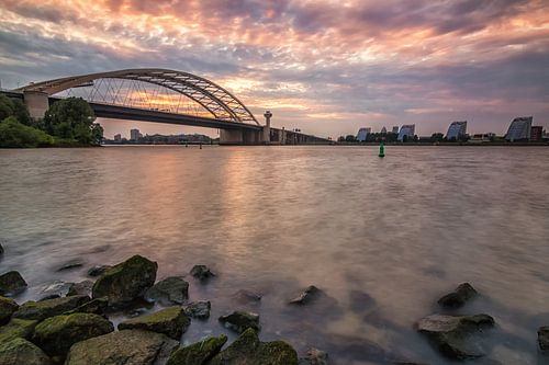 Brienenoordbrug bij zonsondergang