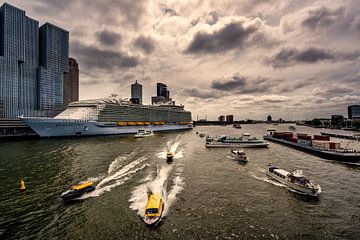 Harmony of the Seas ( Rotterdam Timelapse )  van Cris Martinez