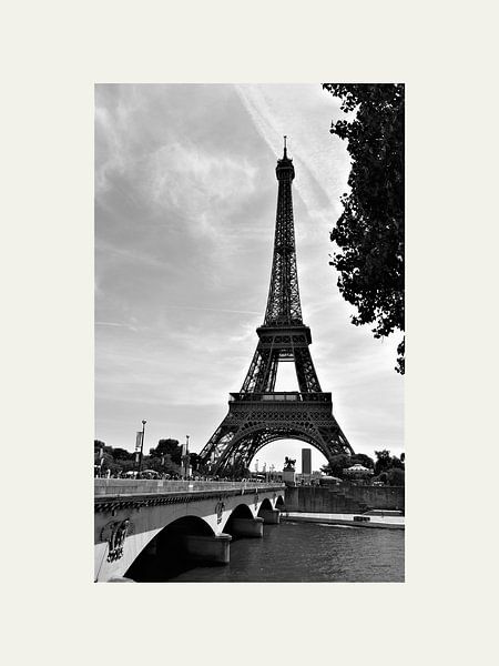 Der Eiffelturm, den man bei einem Besuch in Paris sofort erkennt von @Unique