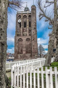 De centrale kerktoren van het Friese stadje  Workum