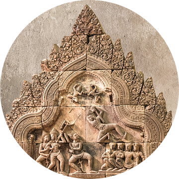 Strijdtafereel in steen in de tempel, Cambodja