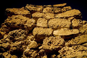 Eeuwen oude kalkstenen ruine Balashi Aruba van Ruurd van der Meulen