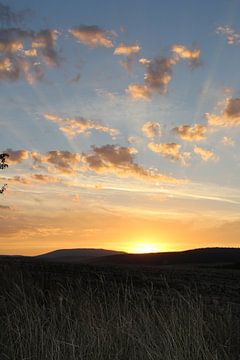 Sonnenuntergang in Richtung Kreuzberg im Sommer