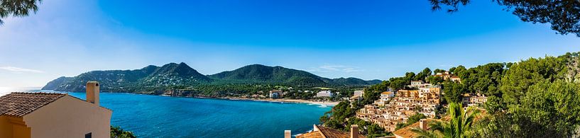 Coast panorama view of bay in Canyamel, by Alex Winter