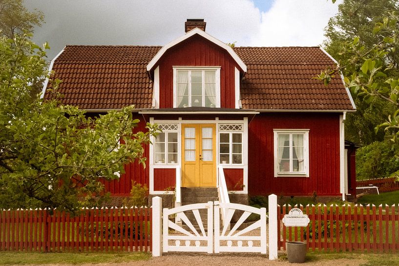 Katthult Farm House by Koda Taubert