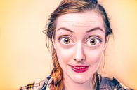 Vrolijk gezicht van vrouw met grote ogen van Atelier Liesjes thumbnail
