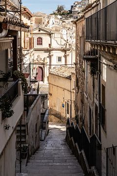 straatje in Ragusa van Eric van Nieuwland