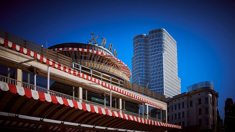 The iconic Kranzler in Berlin with contrasting colours by Jenco van Zalk