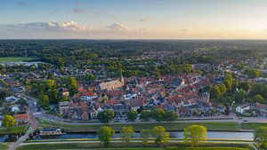 Luftbild von Hattem an einem warmen Sommerabend