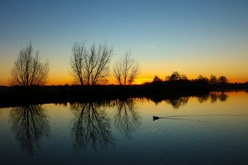 Zonsondergang in reflectie van Marloes Post