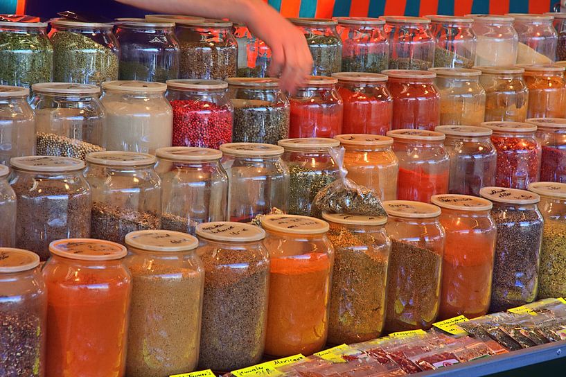 Kruiden in potjes op de markt van Edgar Schermaul