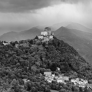 Sacra di San Michele in Schwarz und Weiß, Piemont, Italien