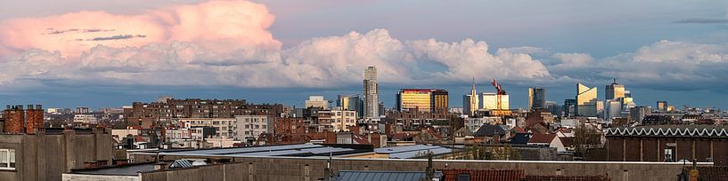 Stadtansicht bei Sonnenuntergang über Brüssel, Belgien von Werner Lerooy