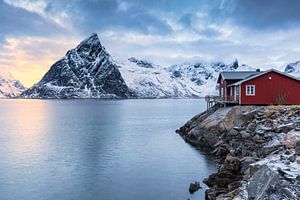 Rotes Haus am Meer von Tilo Grellmann