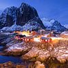 Hamnoy auf den Lofoten nach Sonnenuntergang von Antwan Janssen