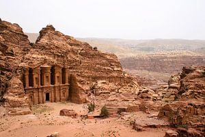 Das Kloster in Petra von Gert-Jan Siesling