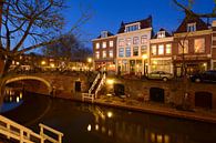 Oudegracht in Utrecht tussen Zandbrug en Jacobibrug van Donker Utrecht thumbnail