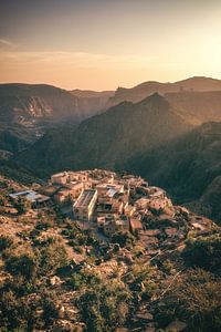 Jebel Akhdar à Oman avec village au coucher du soleil
