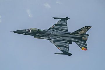 Belgian F-16 Demo Team : le Dark Falcon. sur Jaap van den Berg