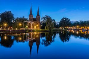 Blauwe uur bij Oostpoort in Delft  van Ardi Mulder