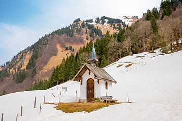 kleine kapel Alpe Oberau, trettach dal, Oberstdorf van SusaZoom