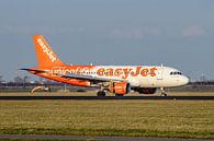 EasyJet Airbus A319-111 met Unicef-livery.. van Jaap van den Berg thumbnail